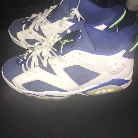 Jordan retro 6’s Seahawks - Picture 2 of 3